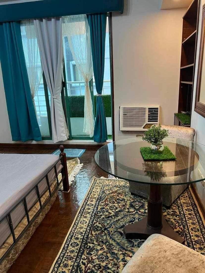 Millennium Plaza Hotel Makati City Buitenkant foto